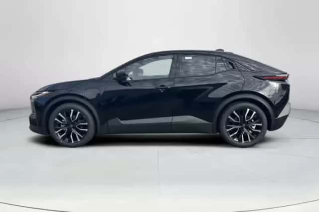 Toyota C-HR+ (2026) thumbnail 2
