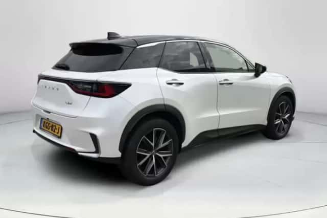 Lexus LBX (2024) thumbnail 5