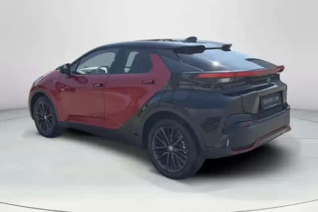 Toyota C-HR (2026) thumbnail 3