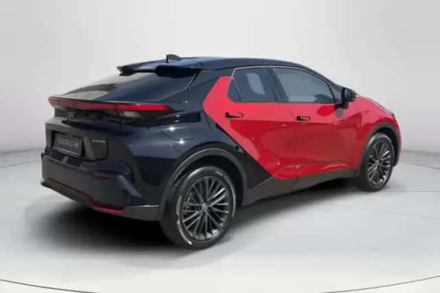 Toyota C-HR (2026) thumbnail 5