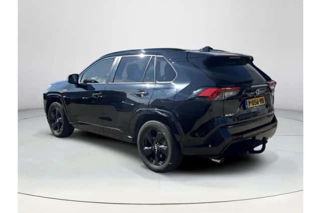 Toyota RAV4 (2022) thumbnail 3