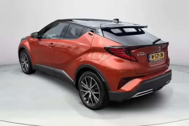 Toyota C-HR (2020) thumbnail 3