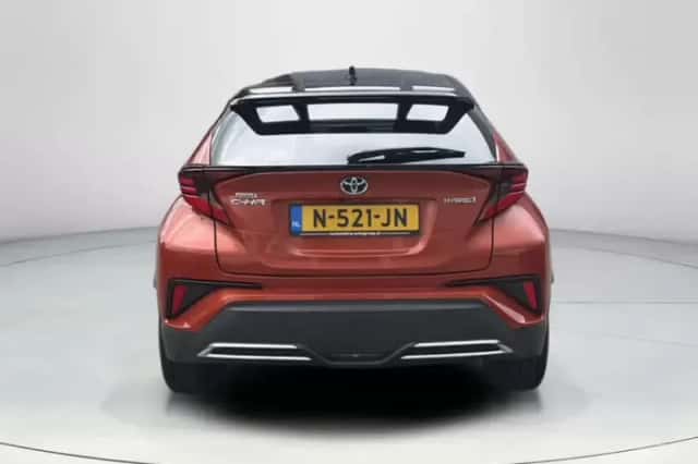 Toyota C-HR (2020) thumbnail 4