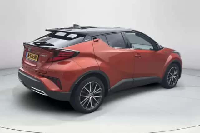 Toyota C-HR (2020) thumbnail 5