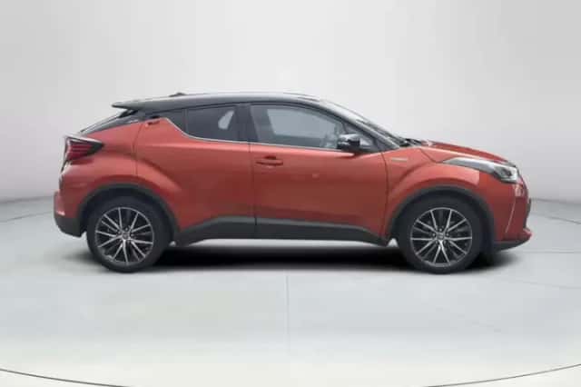 Toyota C-HR (2020) thumbnail 6