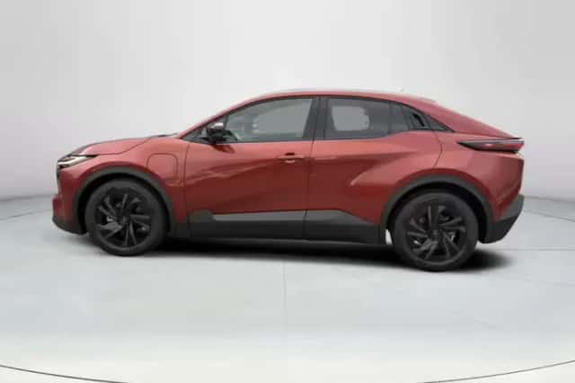 Toyota C-HR+ (2026) thumbnail 2
