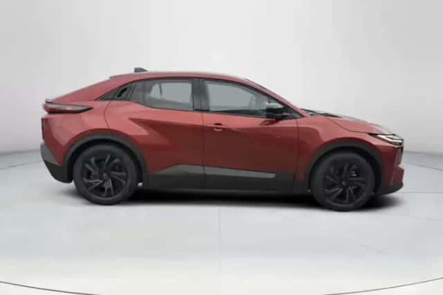 Toyota C-HR+ (2026) thumbnail 6