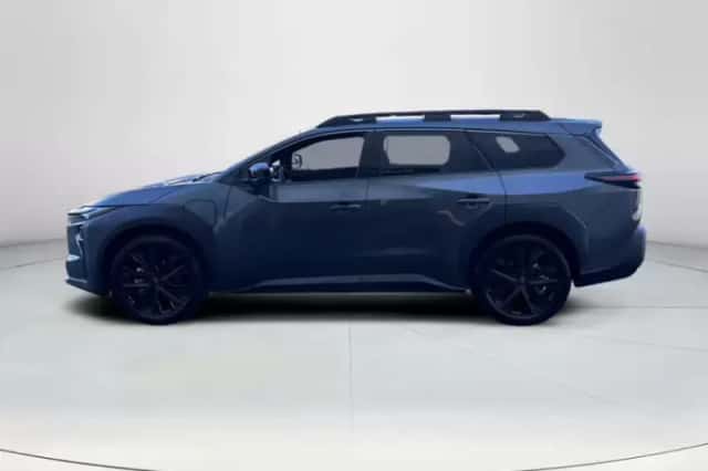 Toyota bZ4X (2026) thumbnail 2