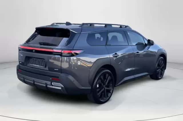 Toyota bZ4X (2026) thumbnail 5