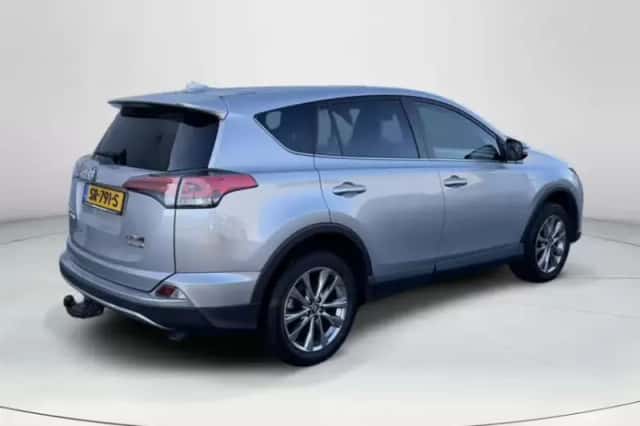 Toyota RAV4 (2018) thumbnail 5