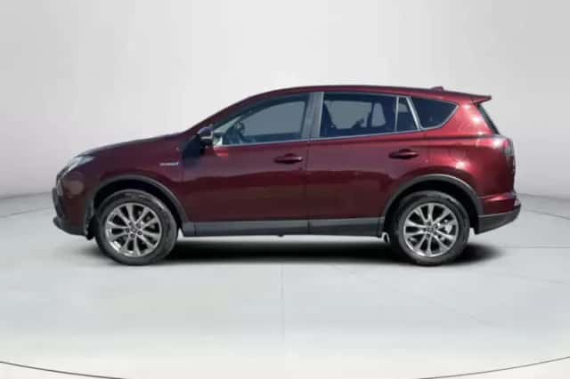 Toyota RAV4 (2017) thumbnail 2