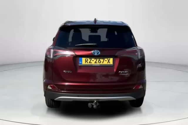 Toyota RAV4 (2017) thumbnail 4