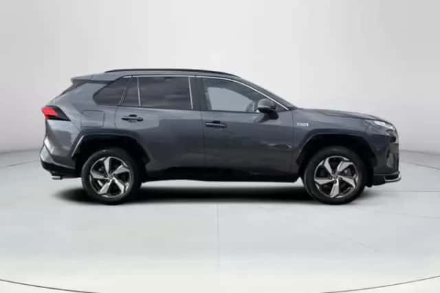 Toyota RAV4 (2022) thumbnail 6
