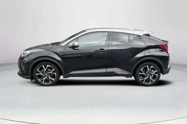 Toyota C-HR (2021) thumbnail 2