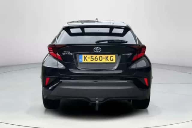 Toyota C-HR (2021) thumbnail 4