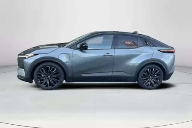 Toyota C-HR+ (2026) thumbnail 2