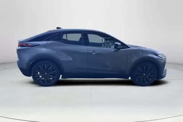 Toyota C-HR+ (2026) thumbnail 6