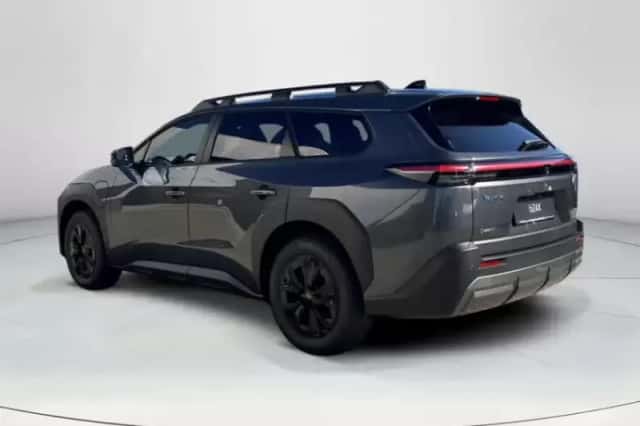 Toyota bZ4X (2026) thumbnail 3