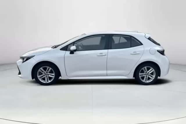 Toyota Corolla (2023) thumbnail 2