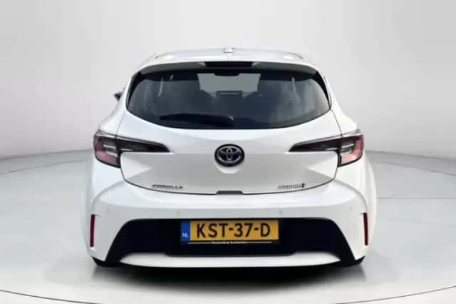 Toyota Corolla (2023) thumbnail 4