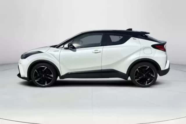 Toyota C-HR (2021) thumbnail 2