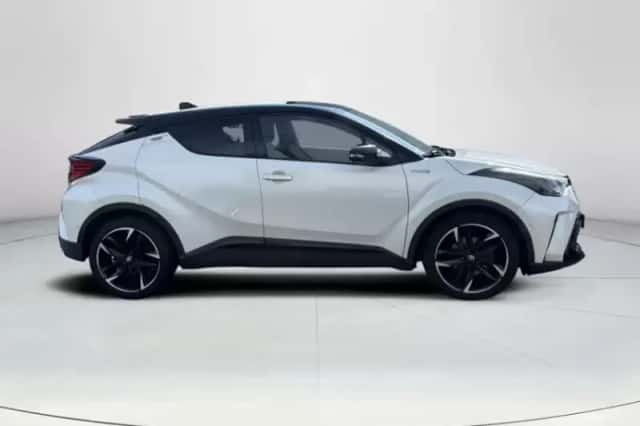 Toyota C-HR (2021) thumbnail 6