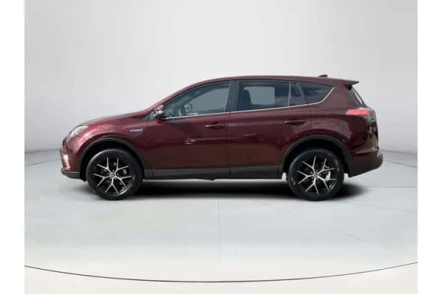 Toyota RAV4 (2016) thumbnail 2