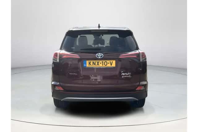 Toyota RAV4 (2016) thumbnail 4