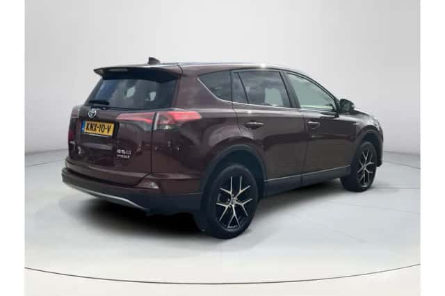 Toyota RAV4 (2016) thumbnail 5