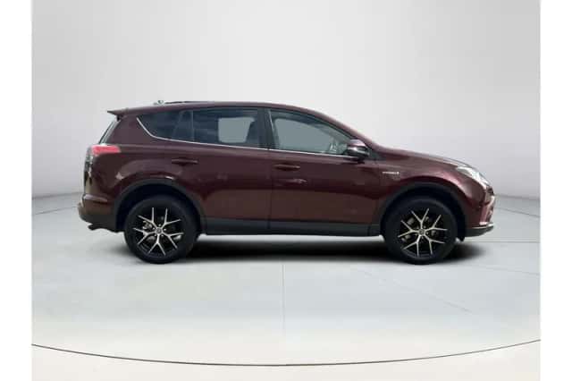 Toyota RAV4 (2016) thumbnail 6