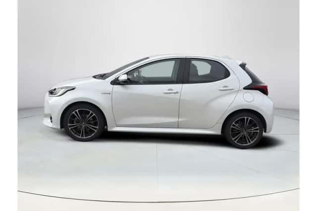 Toyota Yaris (2021) thumbnail 2