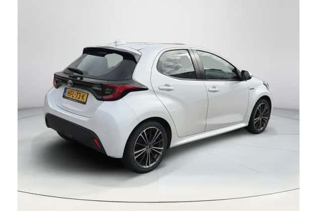 Toyota Yaris (2021) thumbnail 5