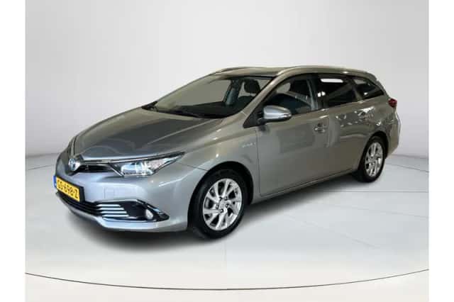 Toyota Auris (2015) thumbnail 1