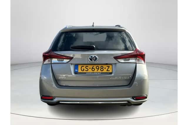 Toyota Auris (2015) thumbnail 4
