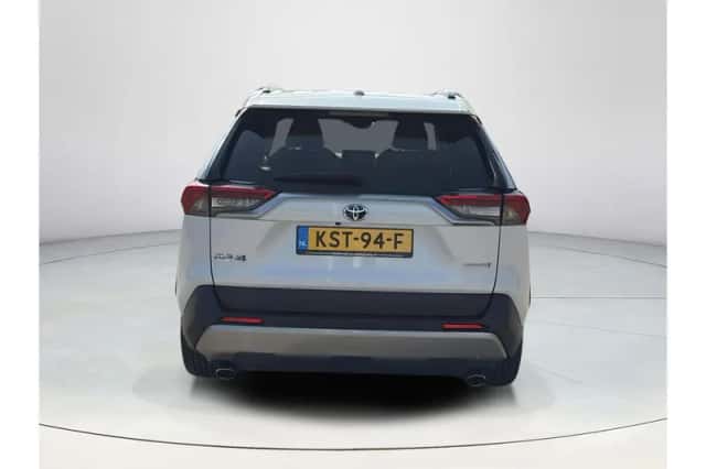 Toyota RAV4 (2022) thumbnail 4
