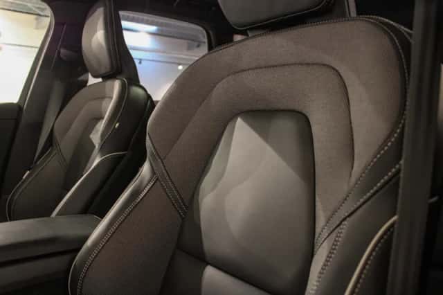 Volvo XC60 (2024) thumbnail 3
