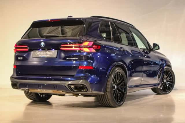 BMW X5 (2023) thumbnail 2