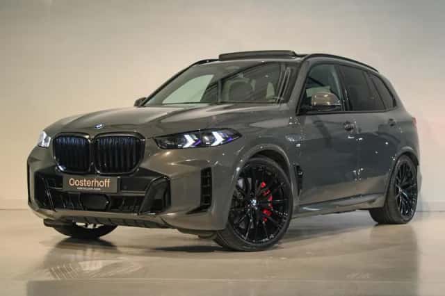 BMW X5 (2023) thumbnail 1