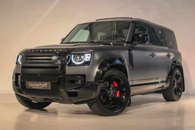 Land Rover Defender (2023) thumbnail 1