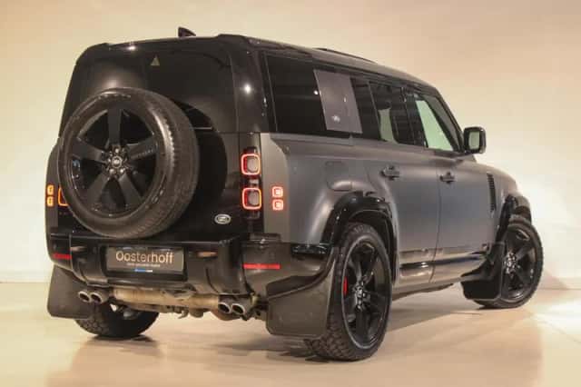 Land Rover Defender (2023) thumbnail 2