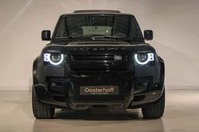 Land Rover Defender (2023) thumbnail 4