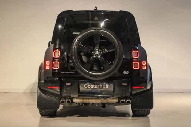 Land Rover Defender (2023) thumbnail 5