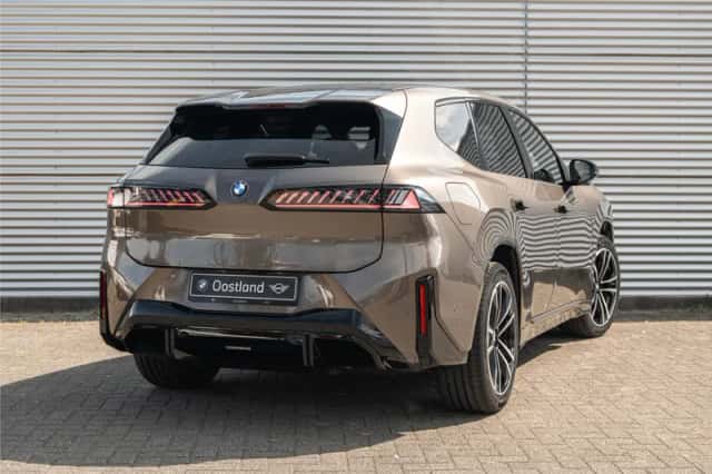 BMW iX3 (2026) thumbnail 2