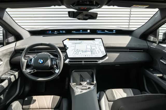 BMW iX3 (2026) thumbnail 5