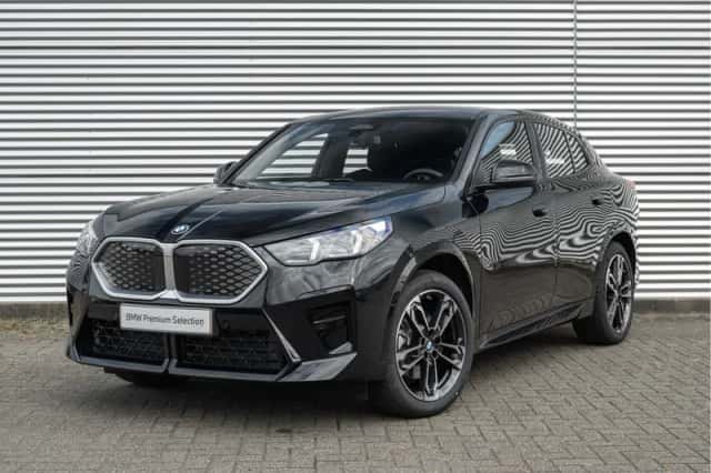 BMW iX2 (2025) thumbnail 1