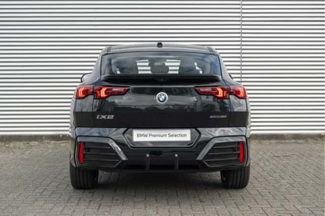 BMW iX2 (2025) thumbnail 4