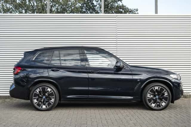 BMW iX3 (2022) thumbnail 4
