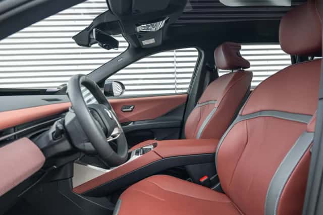 BMW iX3 (2026) thumbnail 4