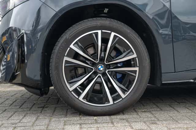 BMW iX3 (2026) thumbnail 6