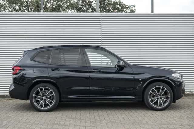 BMW X3 (2022) thumbnail 3